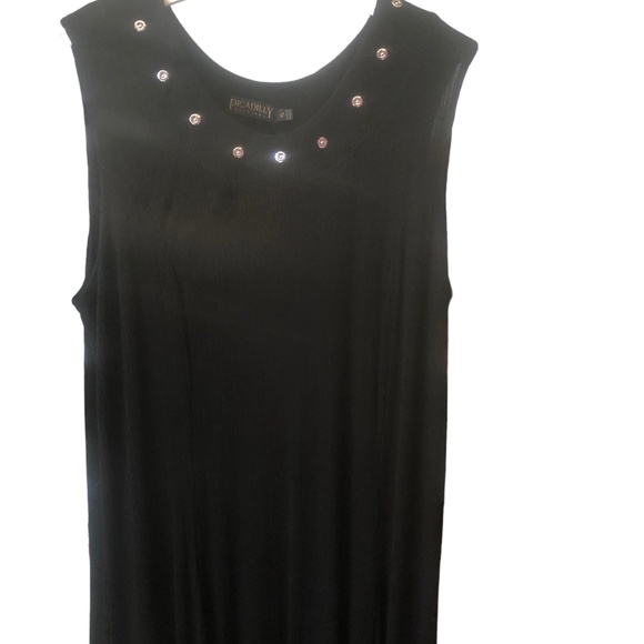 Piccadilly Fashions Black Maxi Crinkle Dress with Rivet detail - Picture 1 of 5